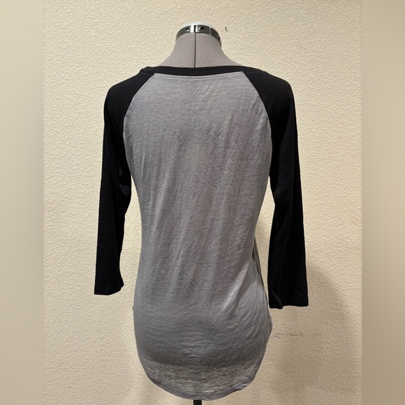 Disney “Nightmare Before Christmas” women’s Tee. - Picture 2 of 4